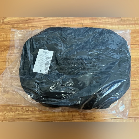 CK / Calvin Klein Puffed Men weekend duffle bag - Picture 5 of 6